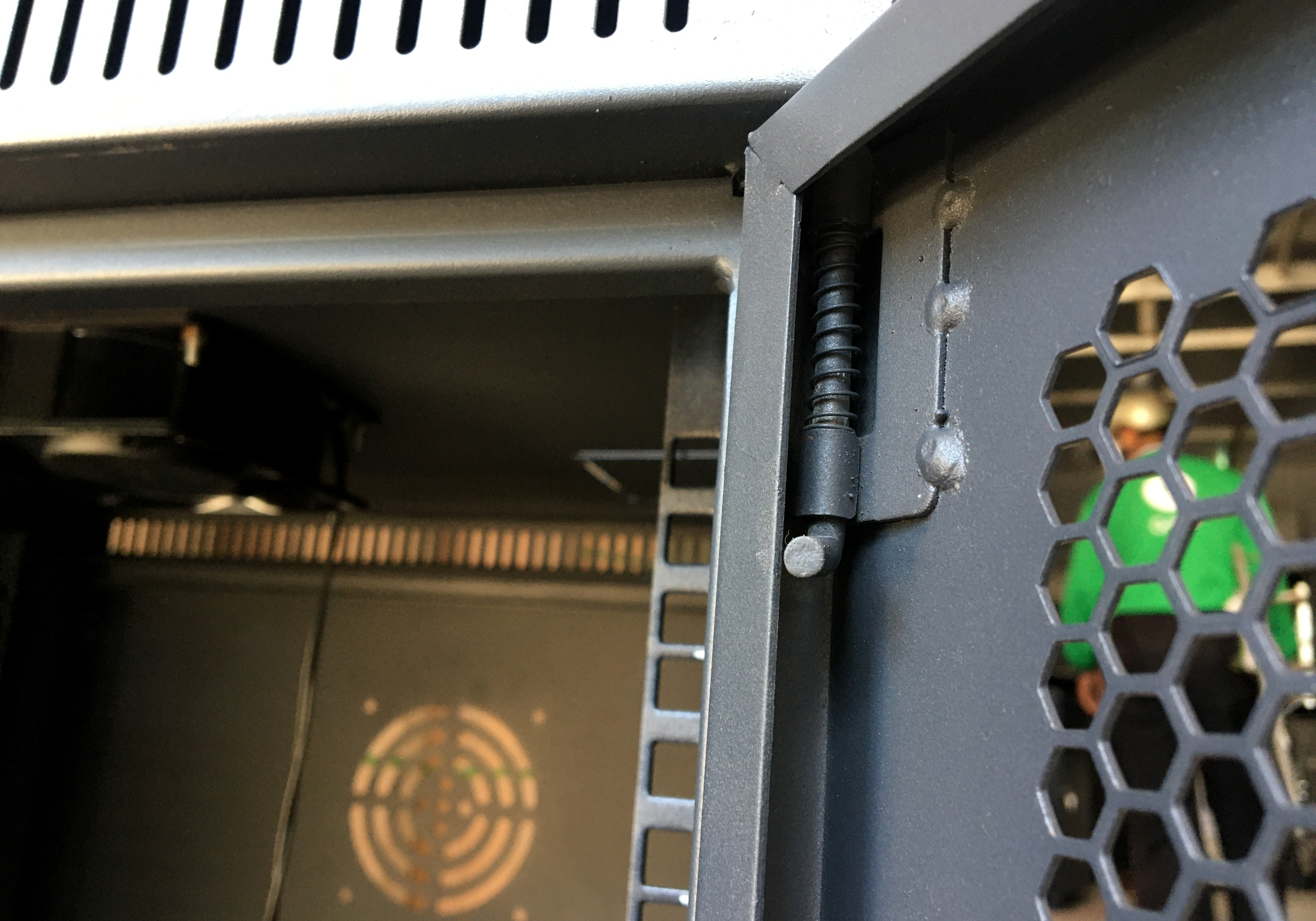 Tủ rack 12U D600 UNIRACK